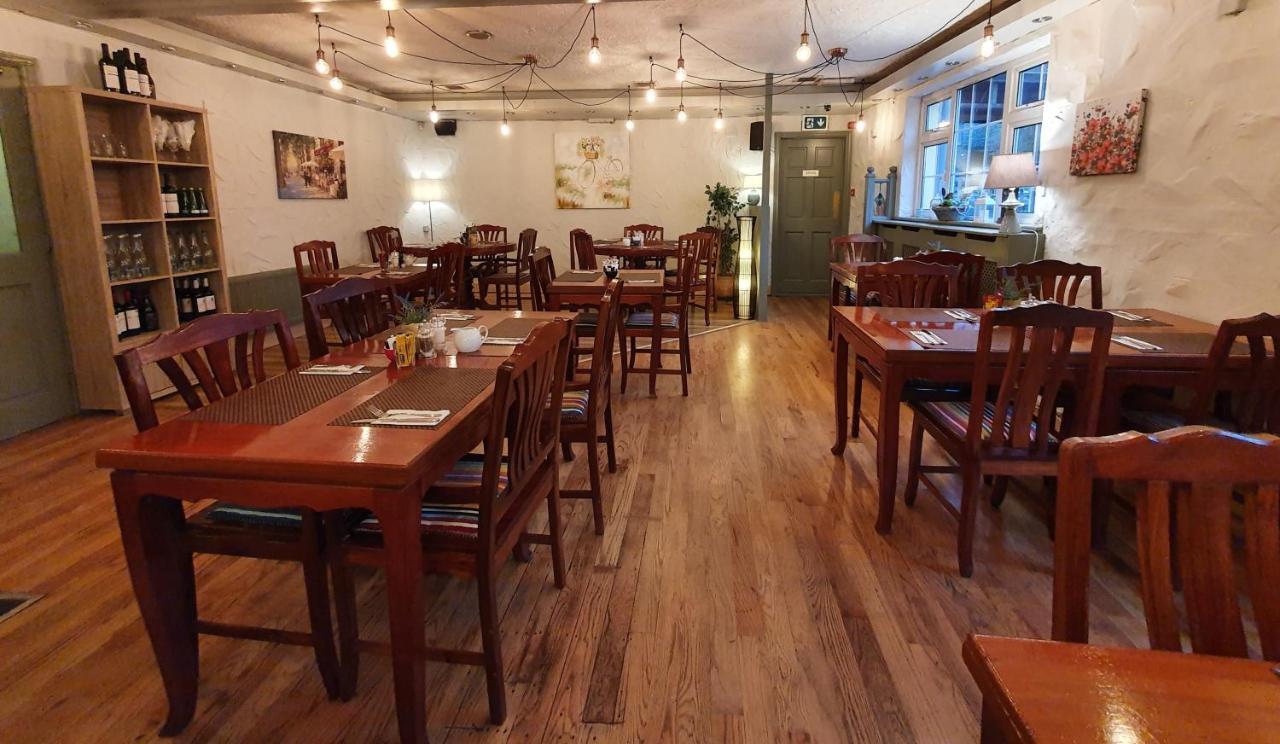 巴林罗布 The Bowers Bar & Restaurant酒店 外观 照片